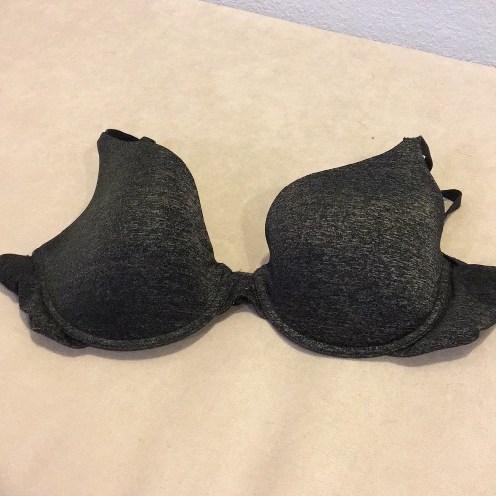 Victoria’s Secret t-shirt bra